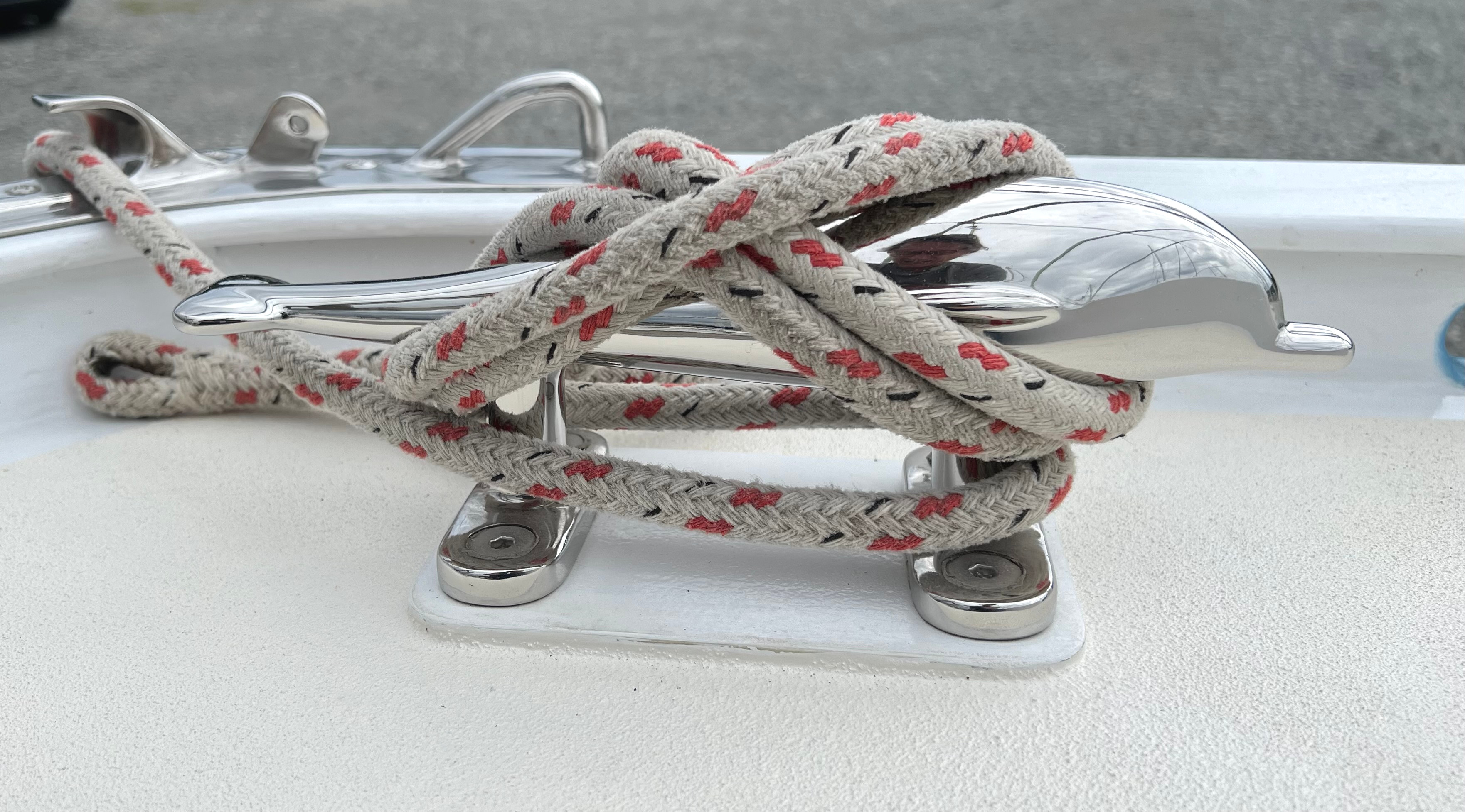 Dolphin-cleat2.jpg